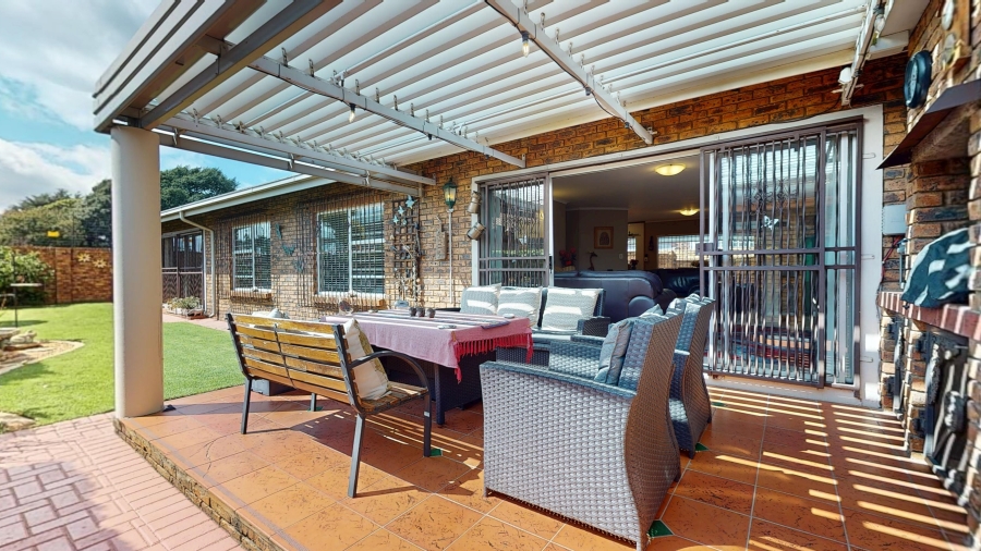 3 Bedroom Property for Sale in Beyers Park Gauteng