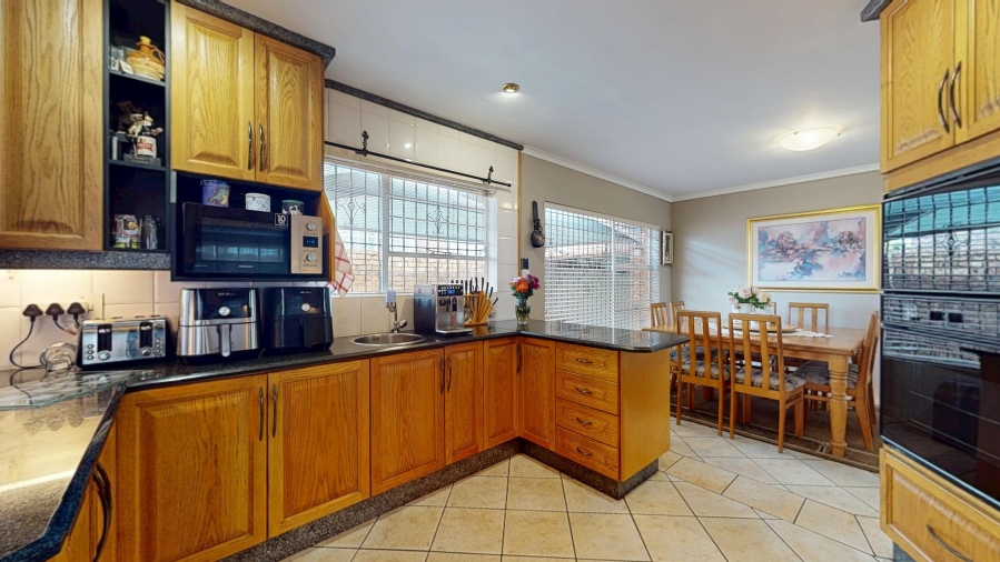 3 Bedroom Property for Sale in Beyers Park Gauteng