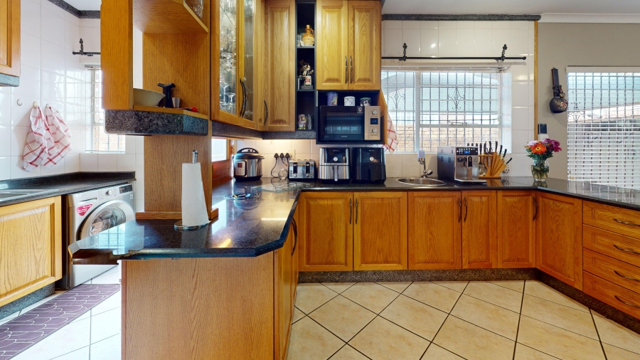 3 Bedroom Property for Sale in Beyers Park Gauteng