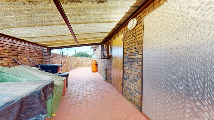 3 Bedroom Property for Sale in Beyers Park Gauteng
