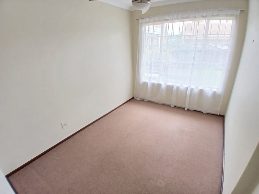 To Let 3 Bedroom Property for Rent in Garsfontein Gauteng