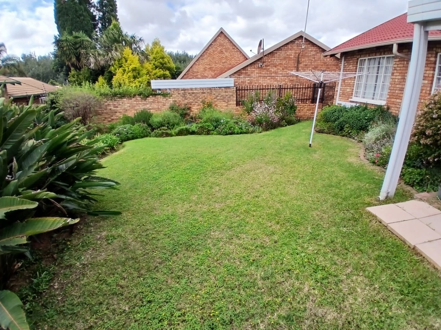 To Let 3 Bedroom Property for Rent in Garsfontein Gauteng