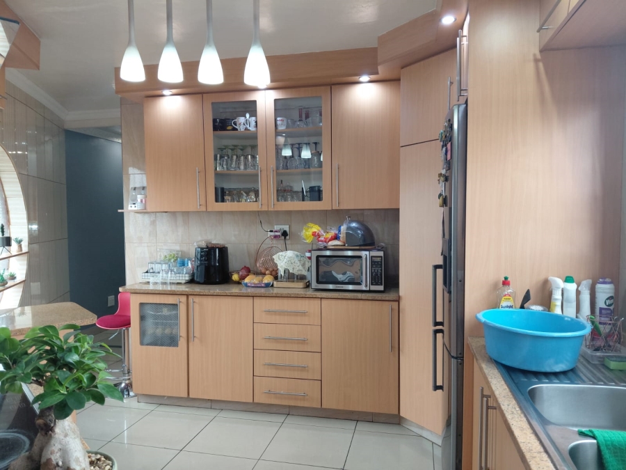 7 Bedroom Property for Sale in Actonville Gauteng