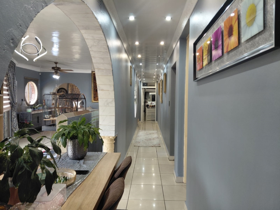 7 Bedroom Property for Sale in Actonville Gauteng