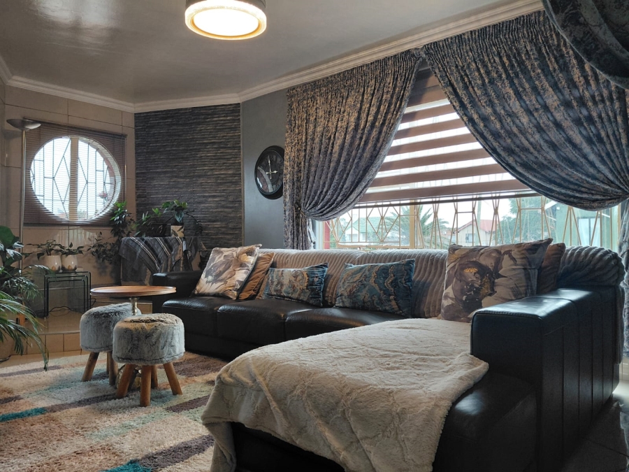 7 Bedroom Property for Sale in Actonville Gauteng