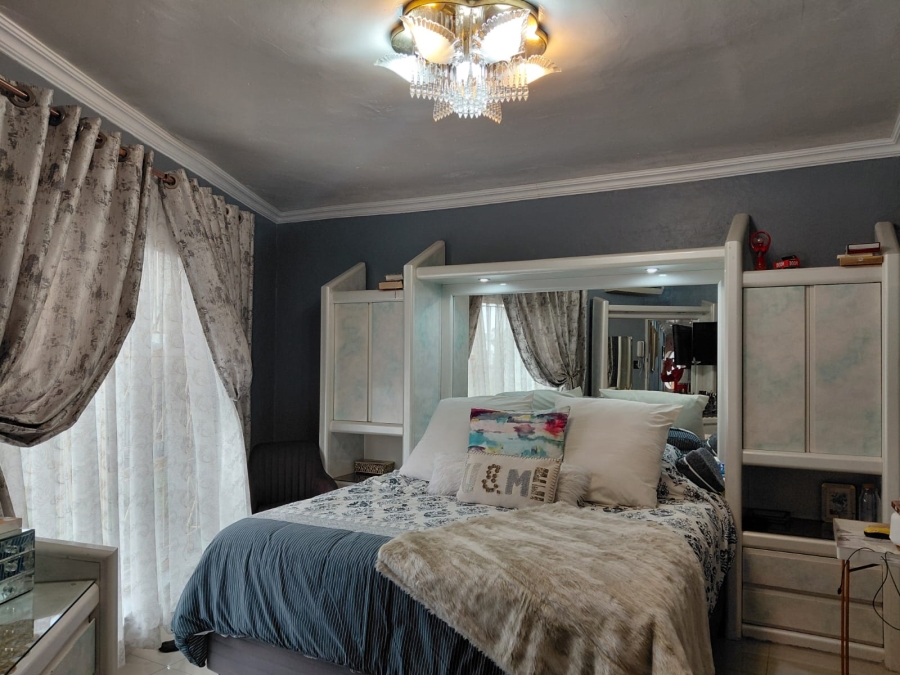 7 Bedroom Property for Sale in Actonville Gauteng