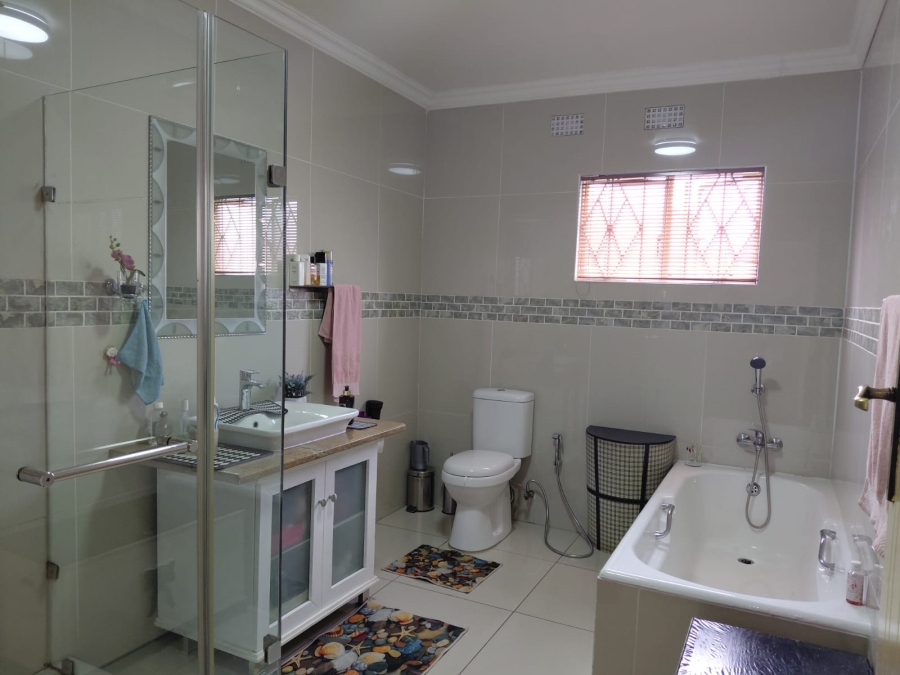 7 Bedroom Property for Sale in Actonville Gauteng