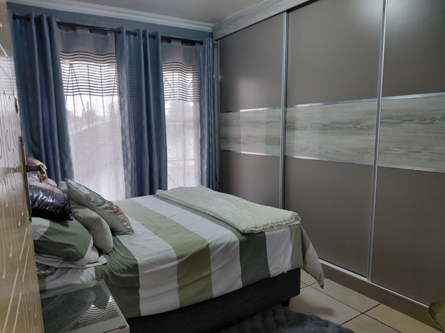 7 Bedroom Property for Sale in Actonville Gauteng