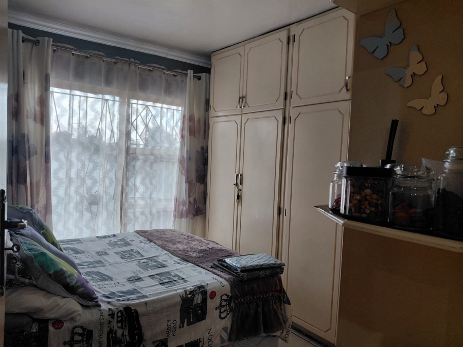 7 Bedroom Property for Sale in Actonville Gauteng