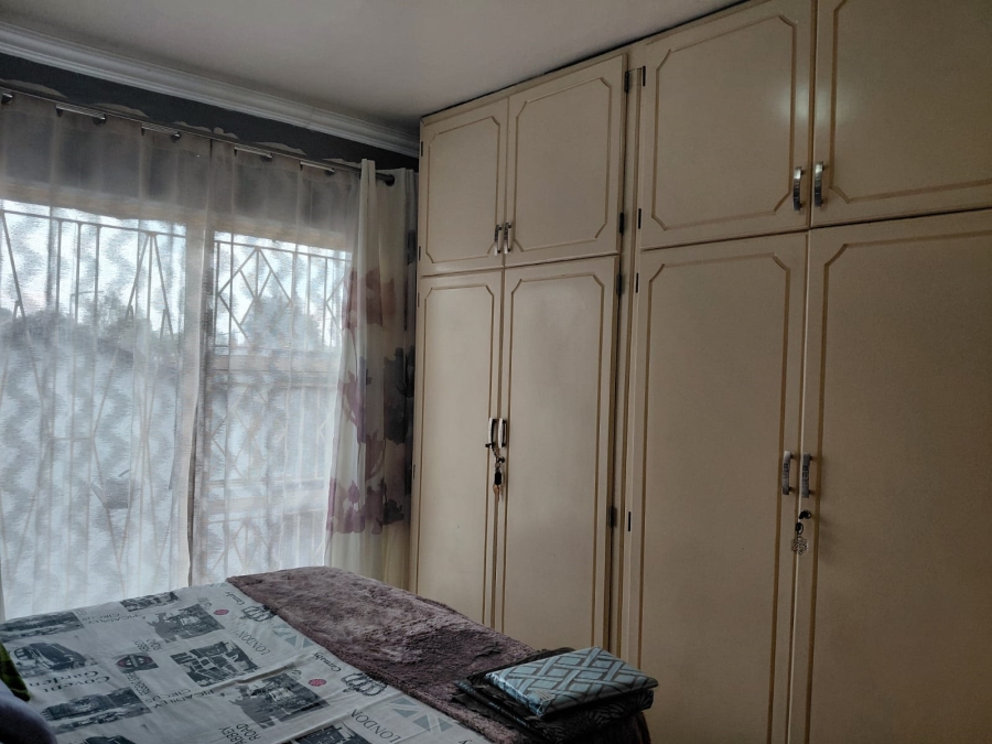 7 Bedroom Property for Sale in Actonville Gauteng