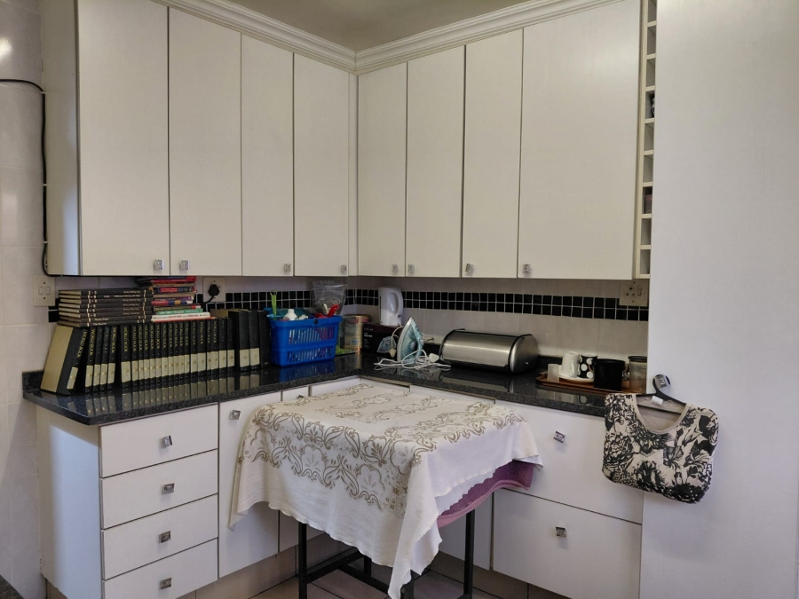 7 Bedroom Property for Sale in Actonville Gauteng