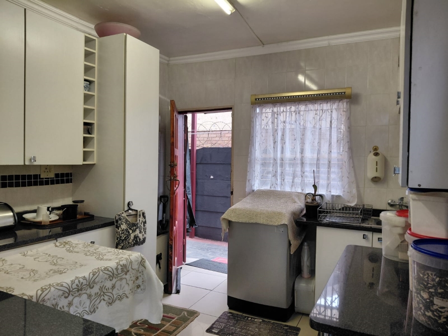7 Bedroom Property for Sale in Actonville Gauteng