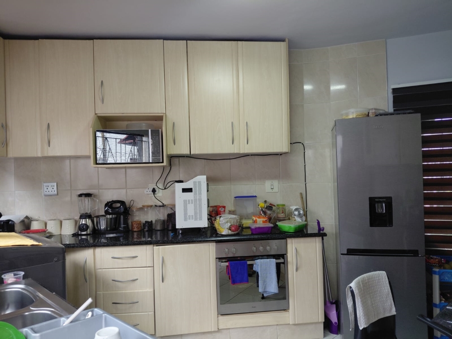 7 Bedroom Property for Sale in Actonville Gauteng