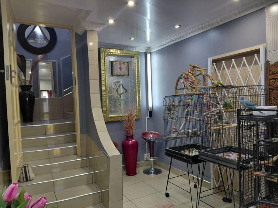 7 Bedroom Property for Sale in Actonville Gauteng