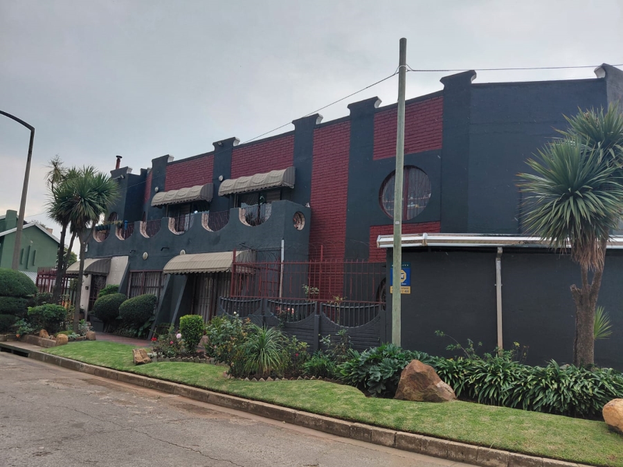 7 Bedroom Property for Sale in Actonville Gauteng