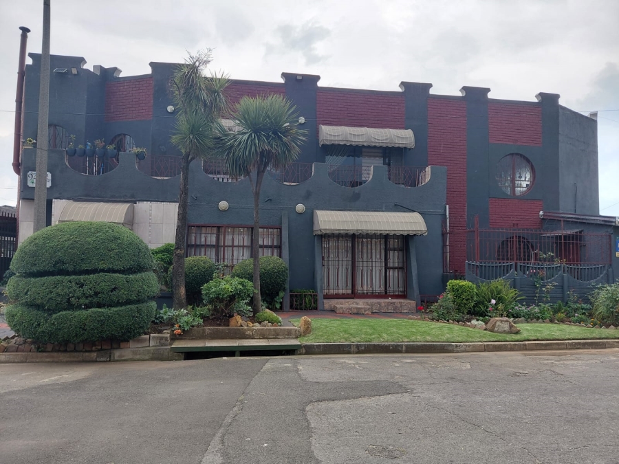 7 Bedroom Property for Sale in Actonville Gauteng