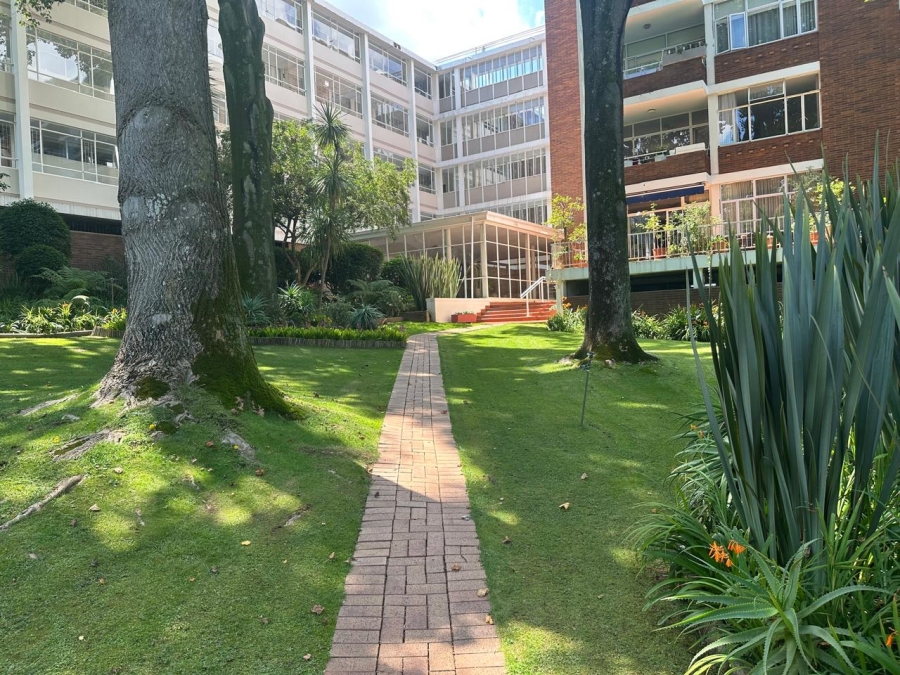 2 Bedroom Property for Sale in Atholl Gauteng