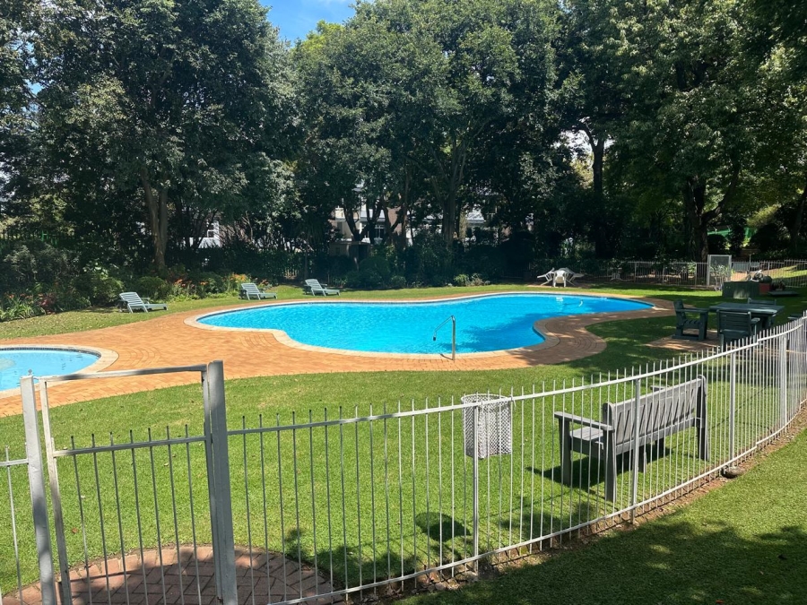 2 Bedroom Property for Sale in Atholl Gauteng