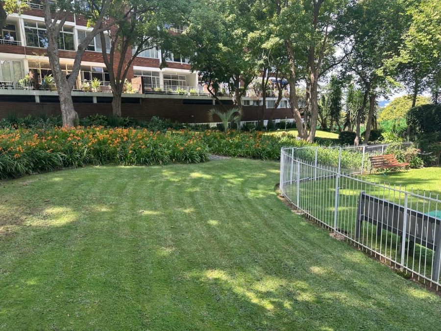 2 Bedroom Property for Sale in Atholl Gauteng