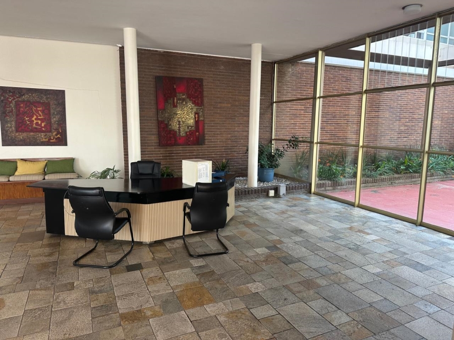 2 Bedroom Property for Sale in Atholl Gauteng