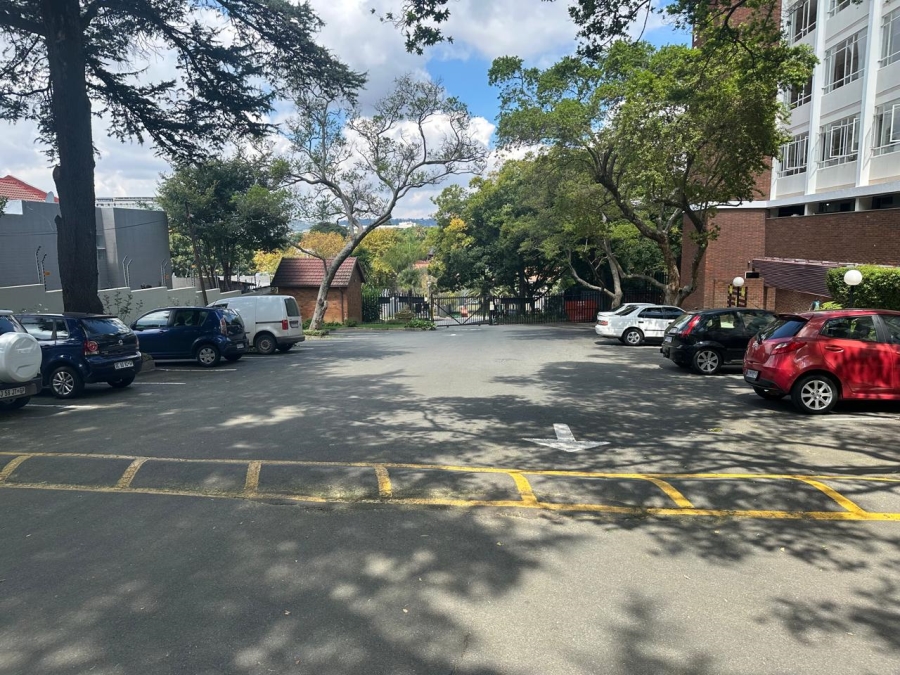 2 Bedroom Property for Sale in Atholl Gauteng