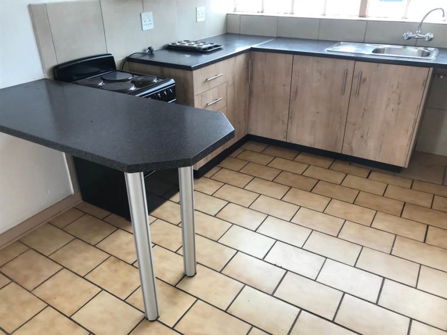 To Let 2 Bedroom Property for Rent in Booysens Gauteng