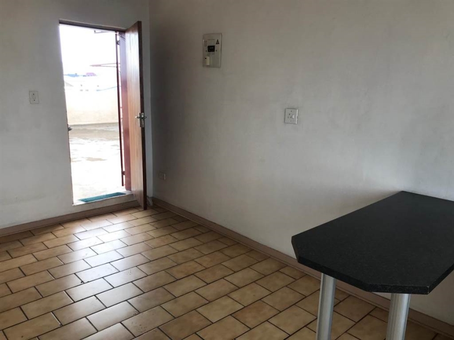 To Let 2 Bedroom Property for Rent in Booysens Gauteng