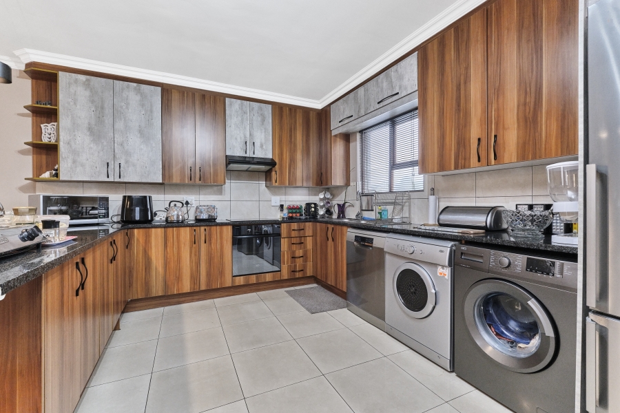 3 Bedroom Property for Sale in Barbeque Downs Gauteng