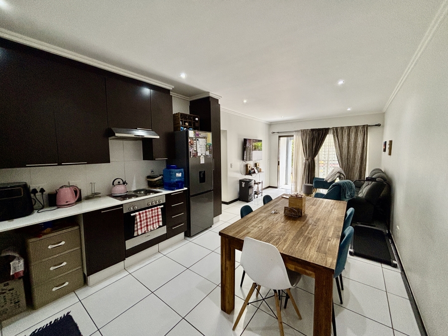 To Let 2 Bedroom Property for Rent in Barbeque Downs Gauteng