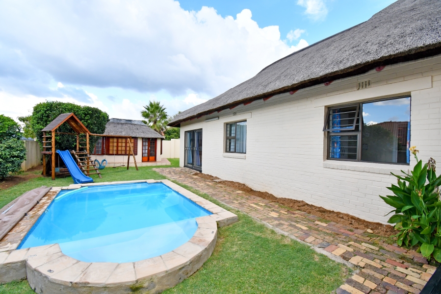 3 Bedroom Property for Sale in Barbeque Downs Gauteng