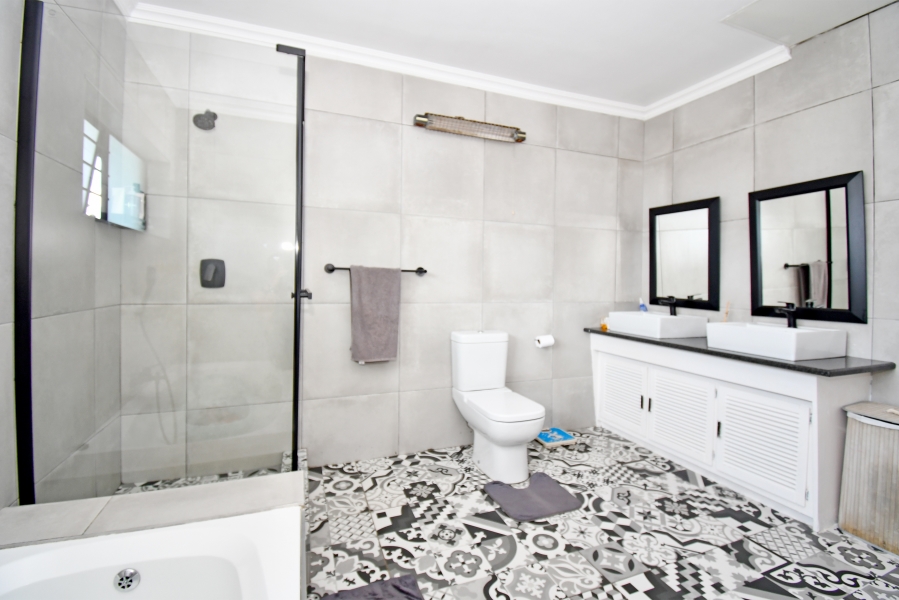 3 Bedroom Property for Sale in Barbeque Downs Gauteng