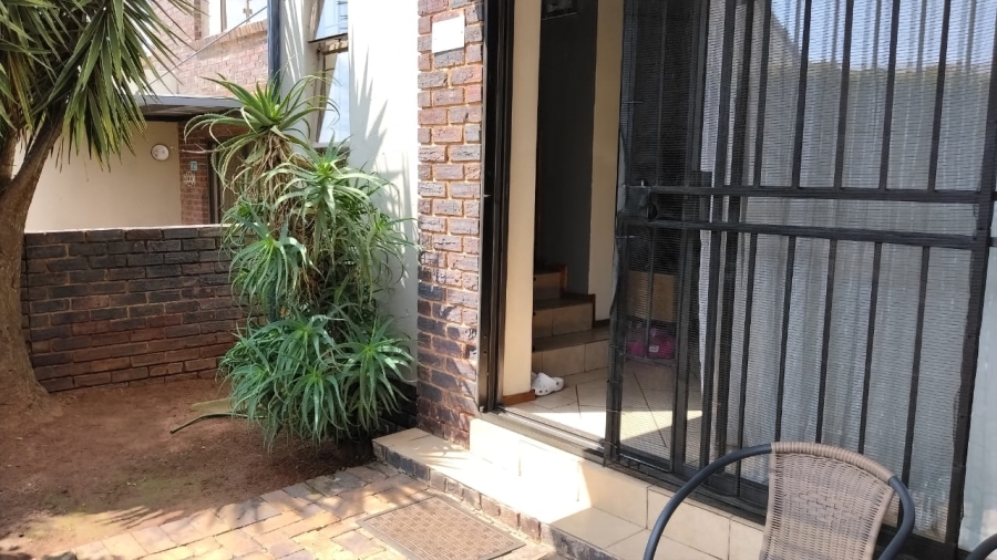 2 Bedroom Property for Sale in Sugar Bush Estate Gauteng