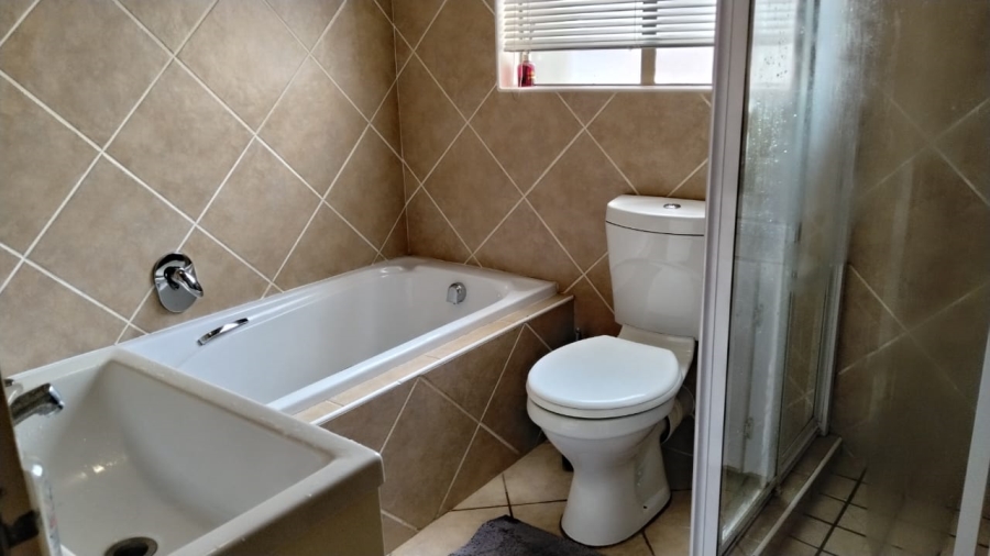 2 Bedroom Property for Sale in Sugar Bush Estate Gauteng