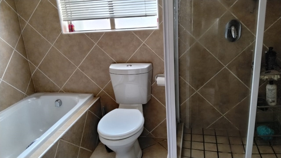2 Bedroom Property for Sale in Sugar Bush Estate Gauteng