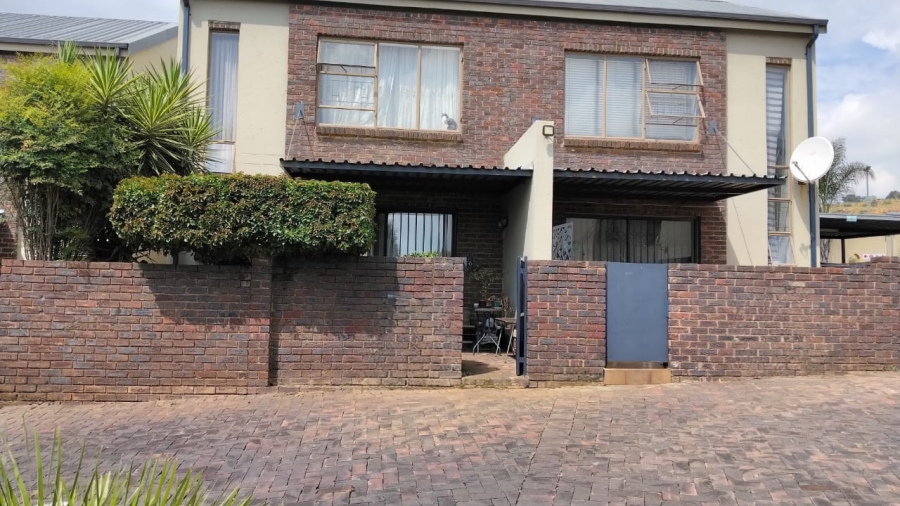 2 Bedroom Property for Sale in Sugar Bush Estate Gauteng