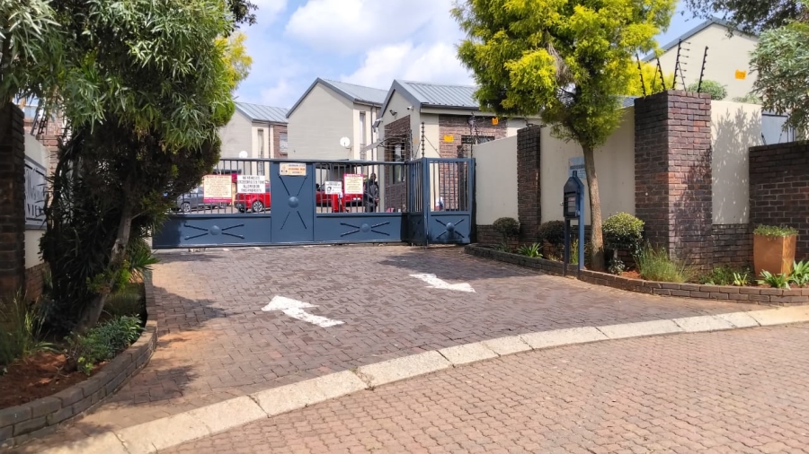 2 Bedroom Property for Sale in Sugar Bush Estate Gauteng