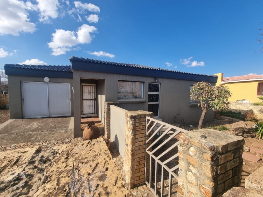 3 Bedroom Property for Sale in Vaaloewer Gauteng