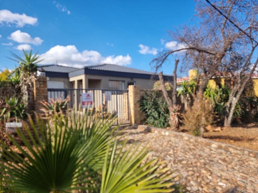 3 Bedroom Property for Sale in Vaaloewer Gauteng