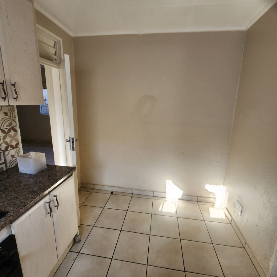To Let 2 Bedroom Property for Rent in Krugersdorp Gauteng