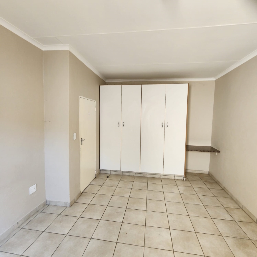 To Let 2 Bedroom Property for Rent in Krugersdorp Gauteng