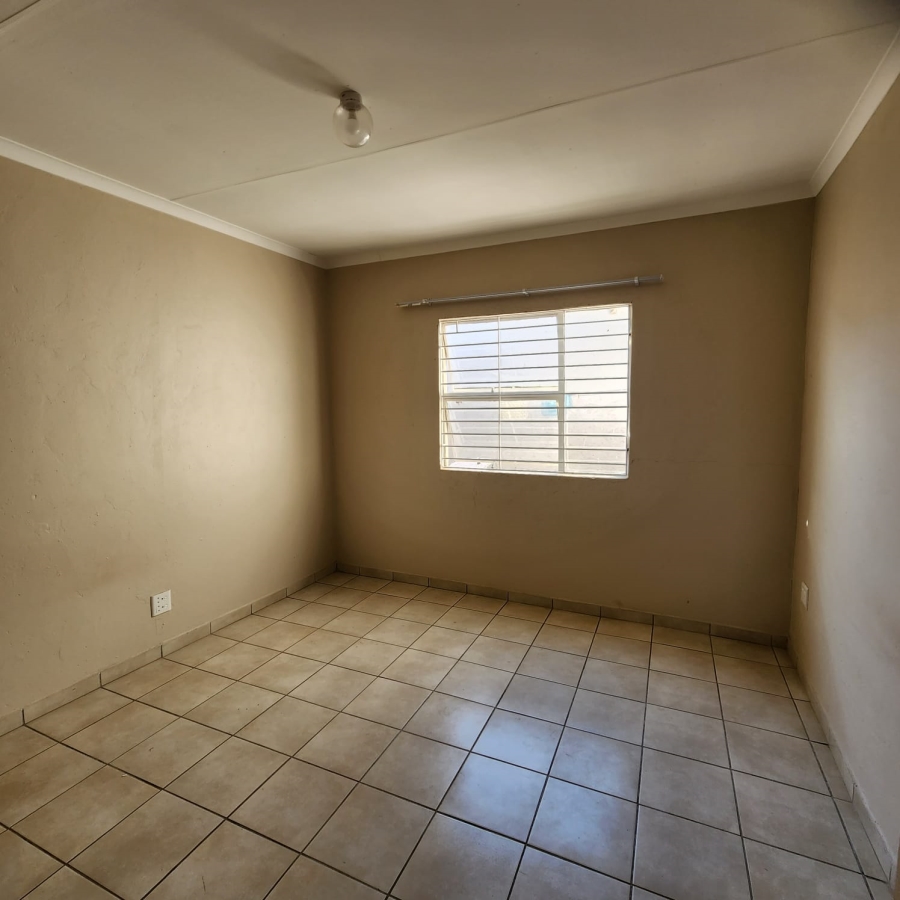To Let 2 Bedroom Property for Rent in Krugersdorp Gauteng
