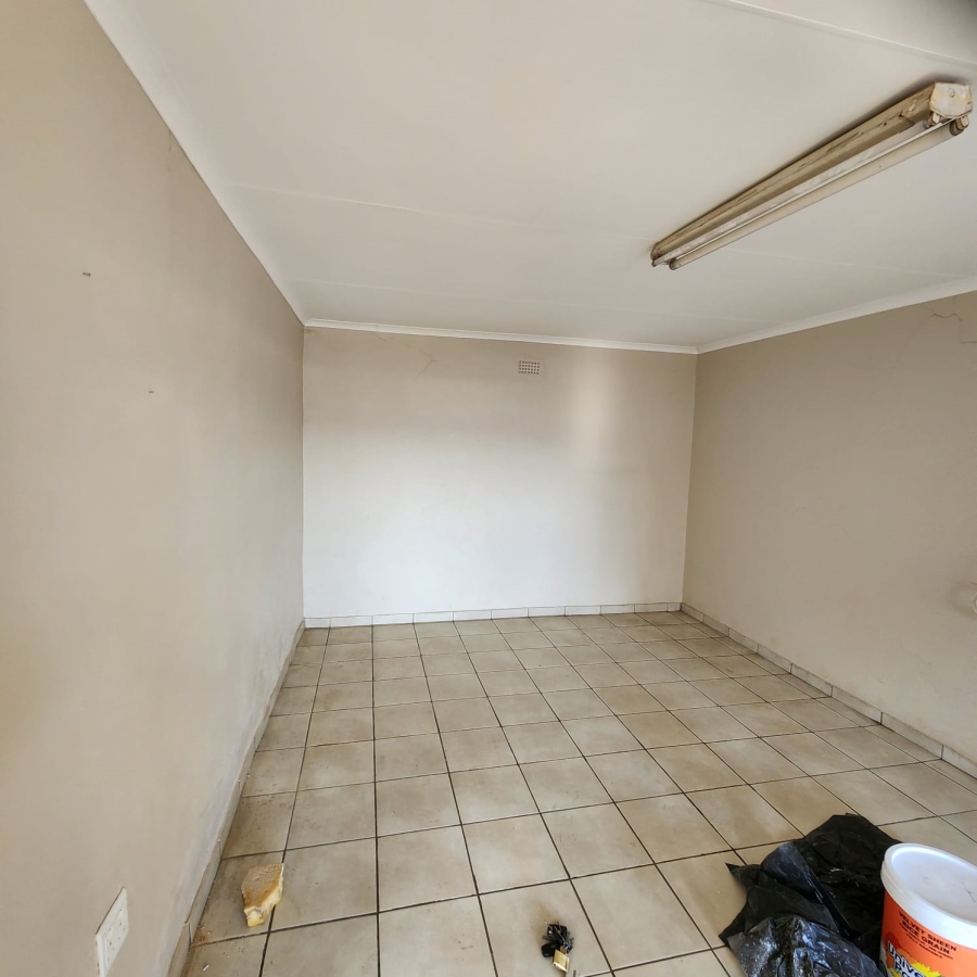 To Let 2 Bedroom Property for Rent in Krugersdorp Gauteng