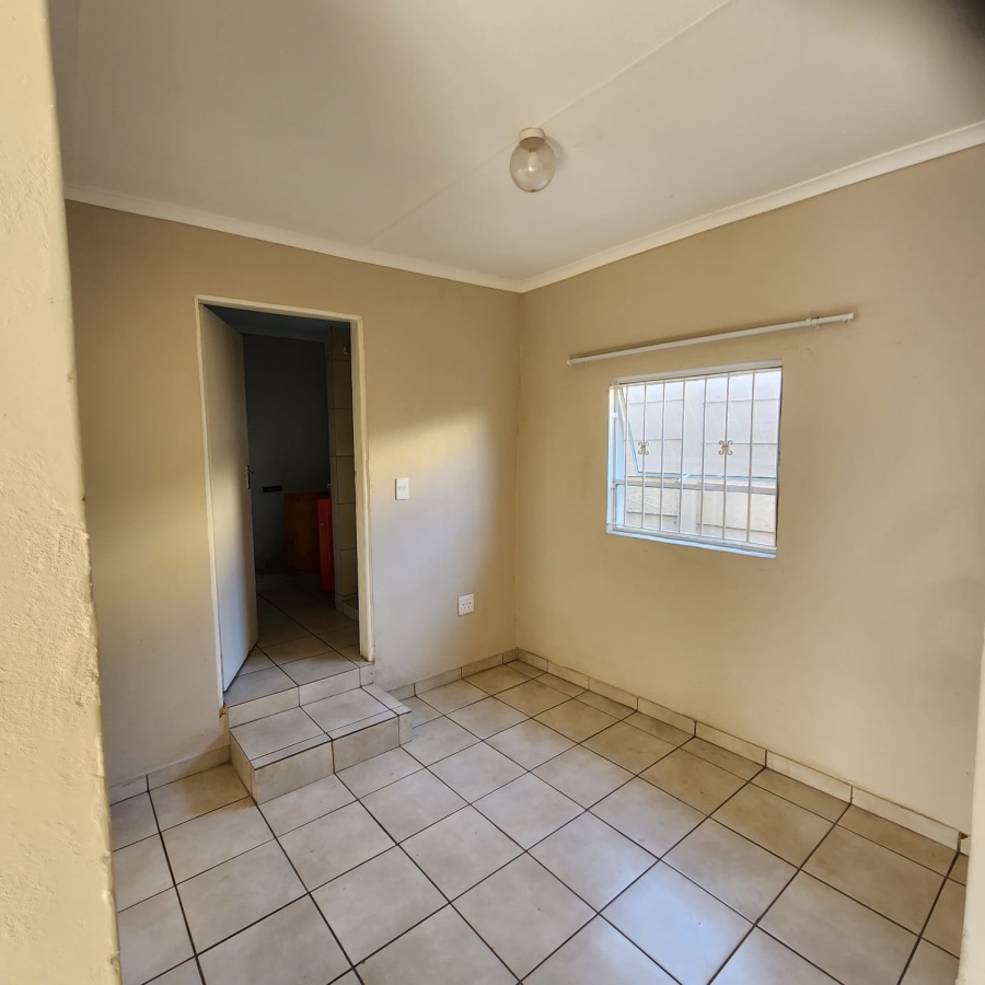 To Let 2 Bedroom Property for Rent in Krugersdorp Gauteng