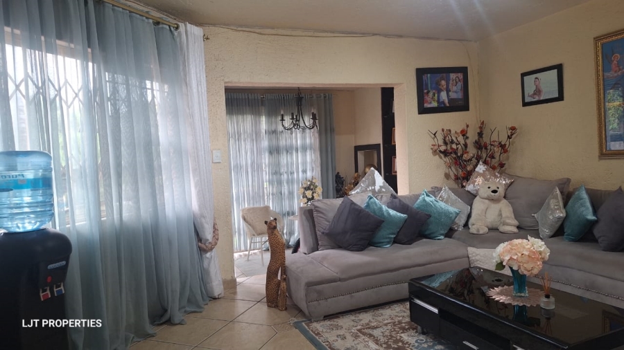 To Let 2 Bedroom Property for Rent in Bedfordview Gauteng