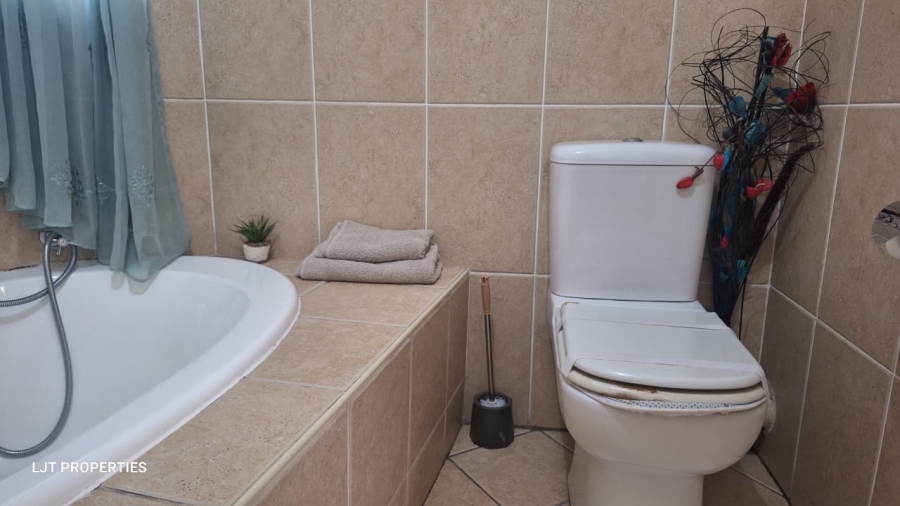 To Let 2 Bedroom Property for Rent in Bedfordview Gauteng