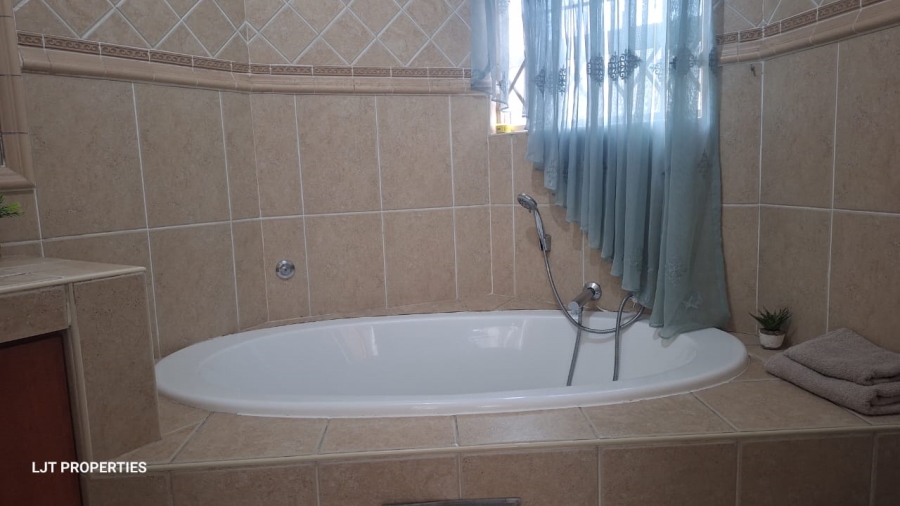 To Let 2 Bedroom Property for Rent in Bedfordview Gauteng