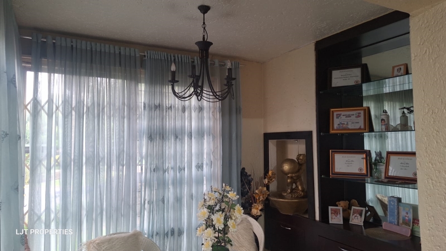 To Let 2 Bedroom Property for Rent in Bedfordview Gauteng