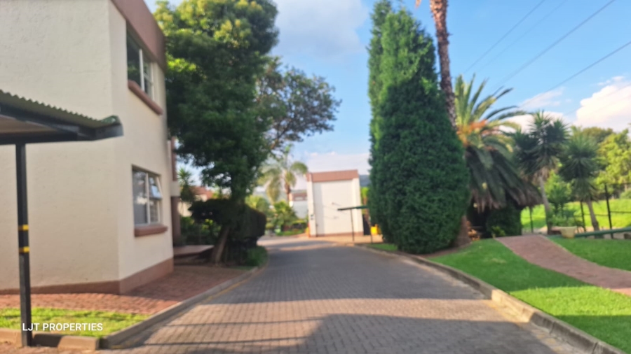 To Let 2 Bedroom Property for Rent in Bedfordview Gauteng