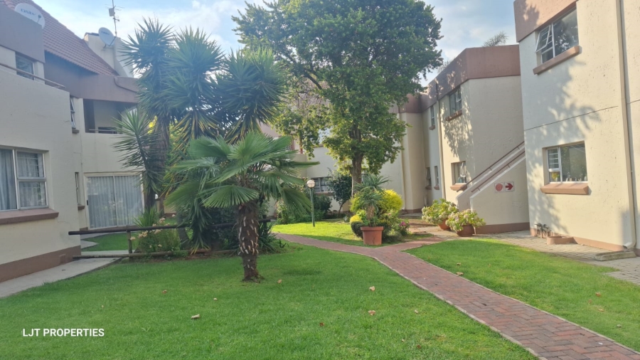 To Let 2 Bedroom Property for Rent in Bedfordview Gauteng