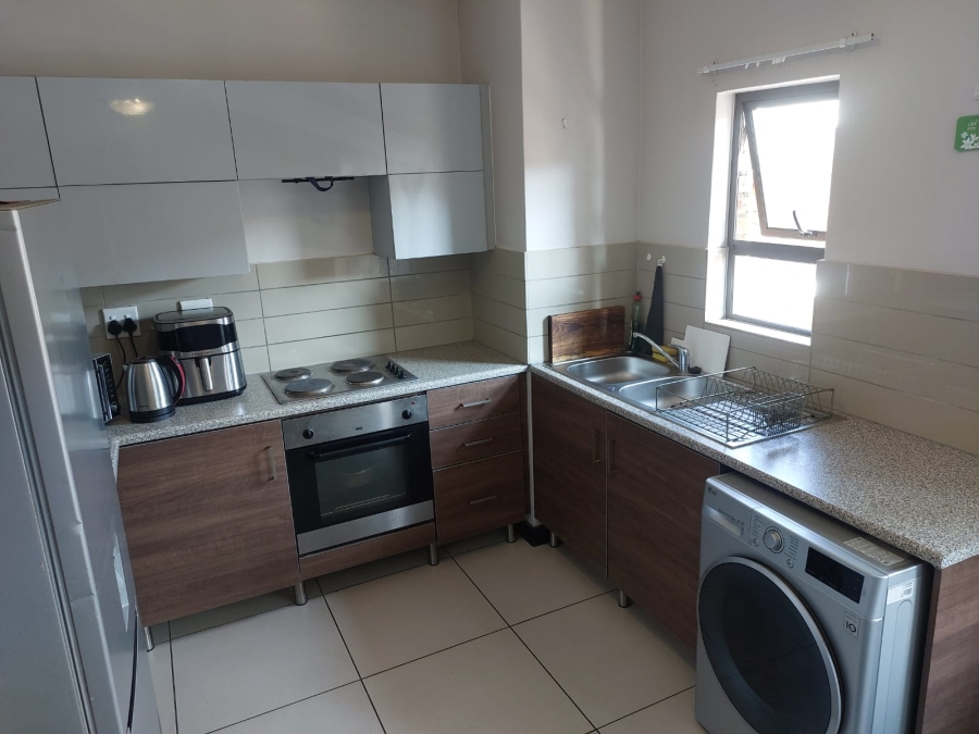 1 Bedroom Property for Sale in Rooihuiskraal North Gauteng